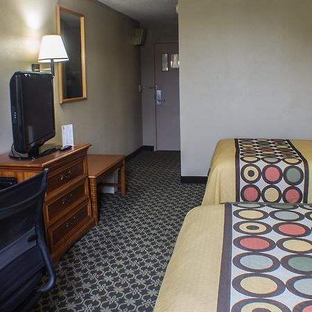 Hotel Super 8 by Wyndham Erie/I 90 Exterior foto