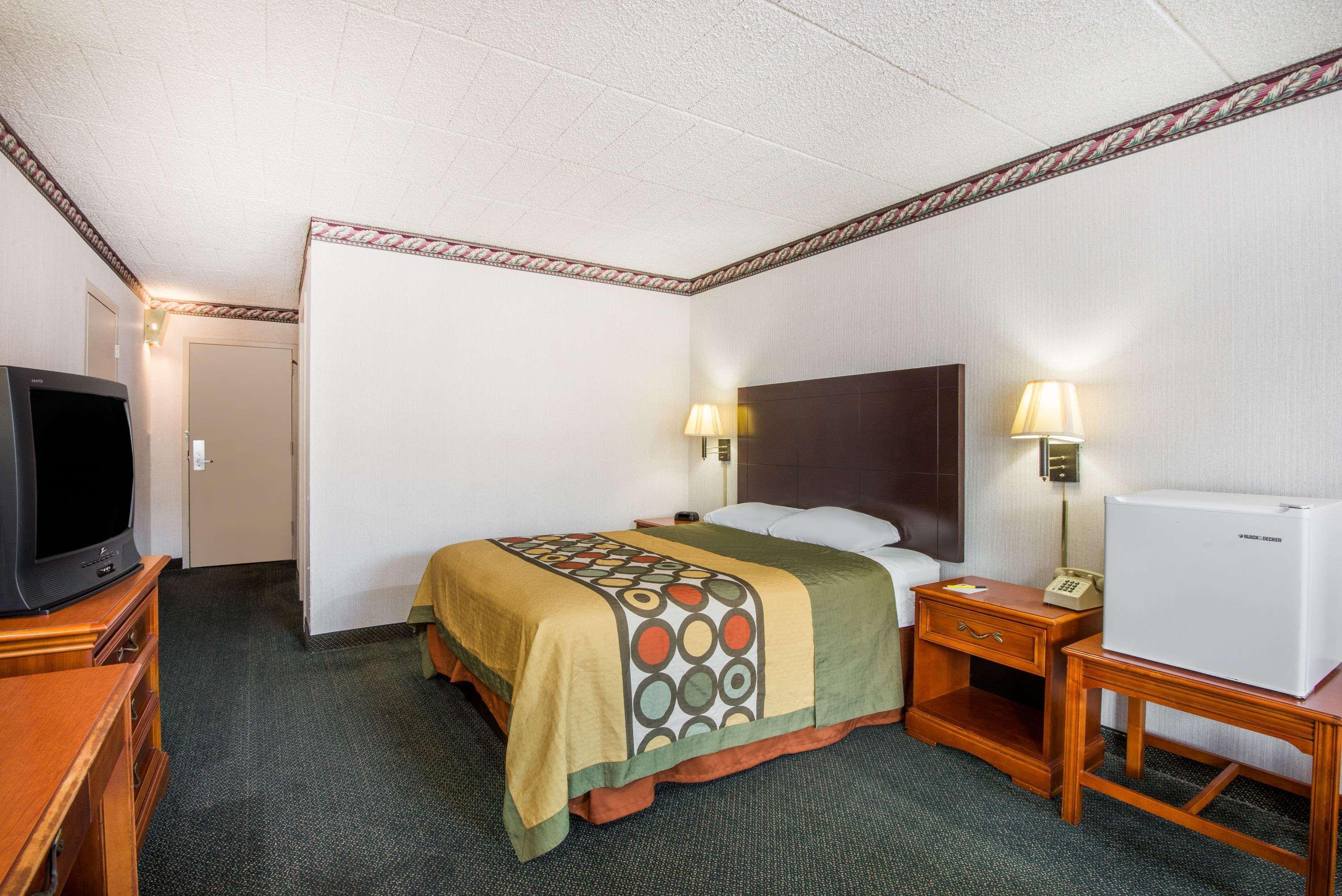 Hotel Super 8 by Wyndham Erie/I 90 Exterior foto