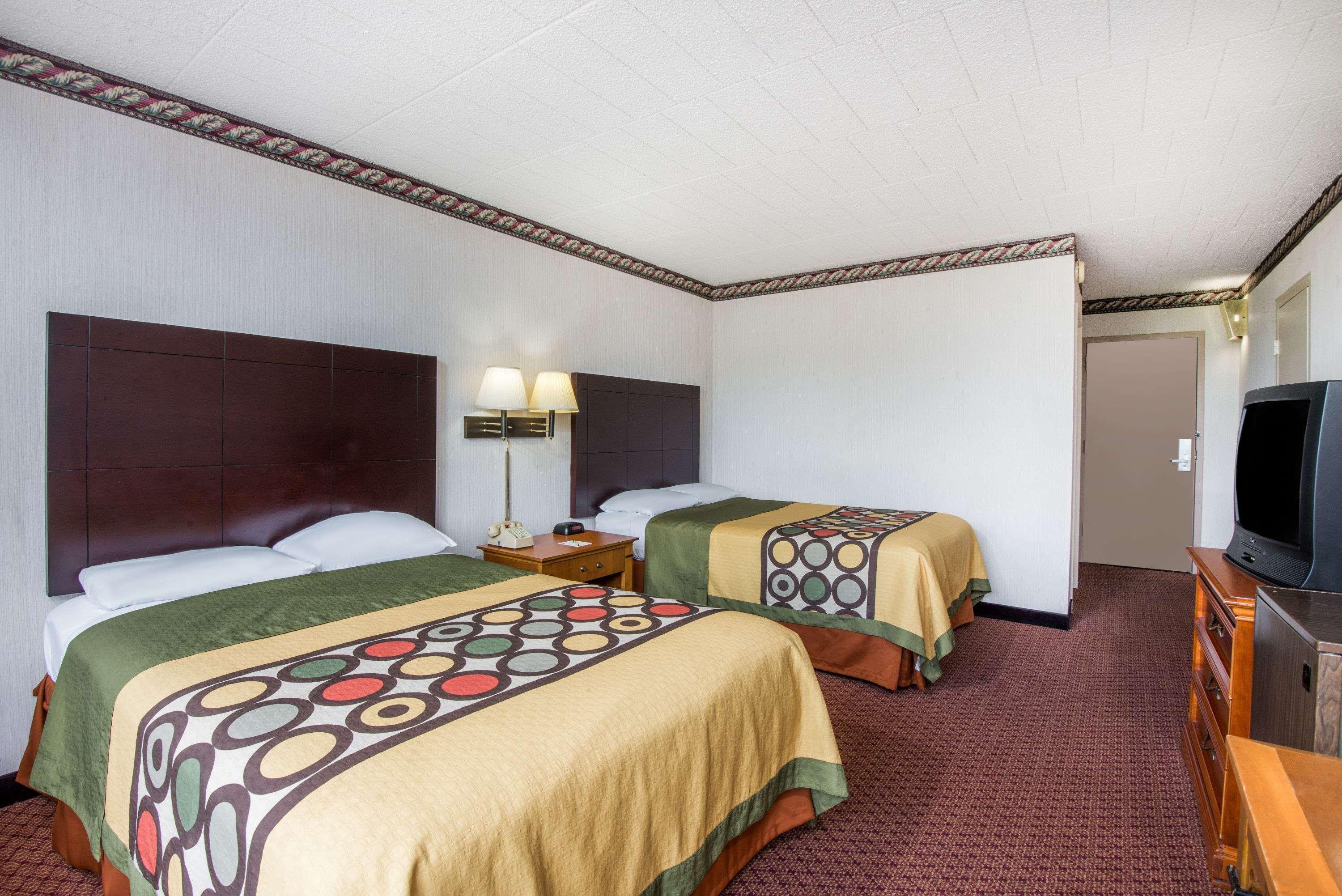 Hotel Super 8 by Wyndham Erie/I 90 Exterior foto